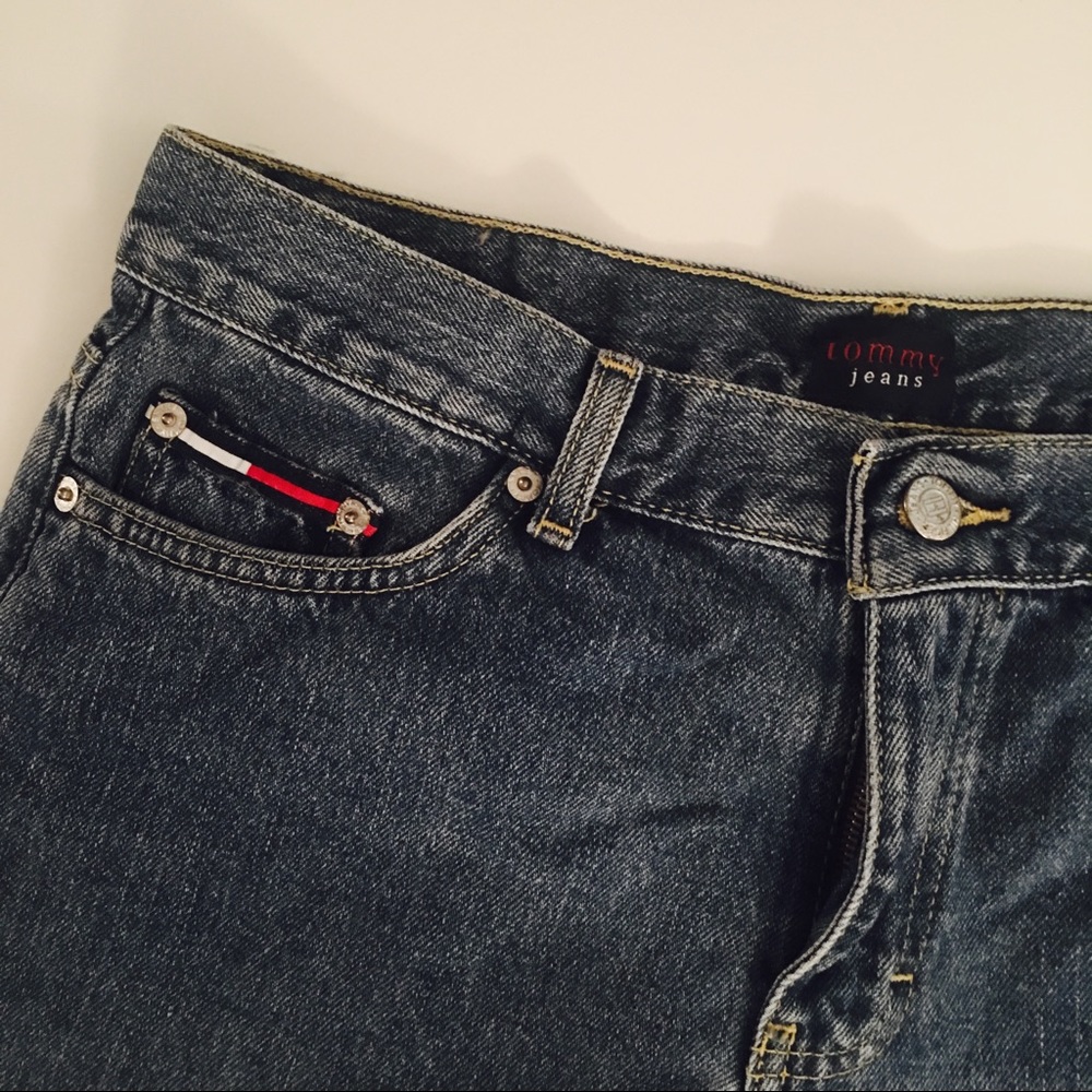 Vintage Tommy Hilfiger Mid-Wash Denim Shorts - Picture 2 of 4